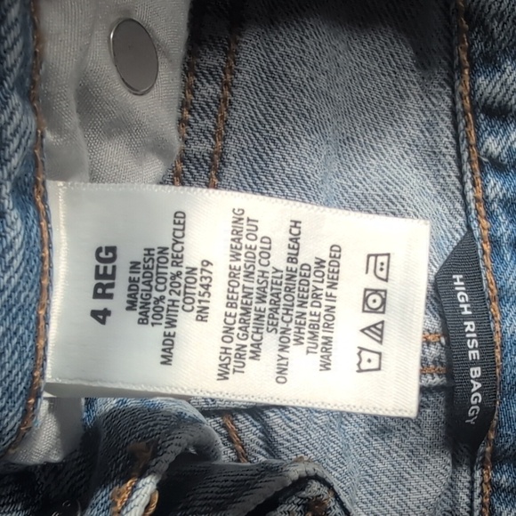 Aéropostale Light Wash Ripped Mom Jeans Size 4 - Picture 5 of 9